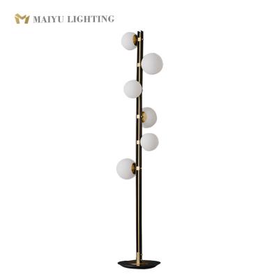 China Contemporary Hot Selling Simple Spherical Hotel Restaurant Bedroom Indoor Brass Floor Lamp for sale