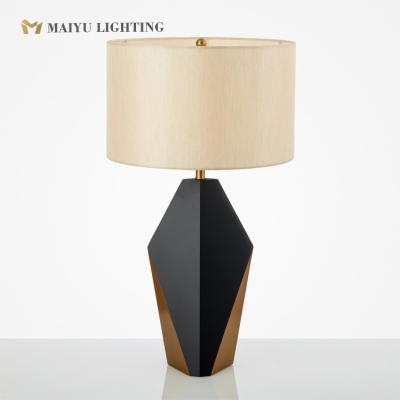 China Contemporary post modern iron polygon table lamp living room black bronze luxury simple table lamp for sale