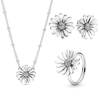 China CLASSIC summer 2020 hot sale Daisy Ring Earring Necklace three pieces set high quality women's jewelry set for sale