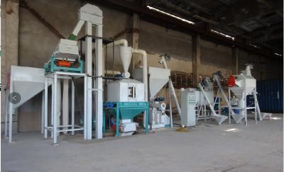 中国 3トンPer Hr Alfalfa Pellet Production Line 4.5mmへの8mm Small Cattle Feed Plant 販売のため