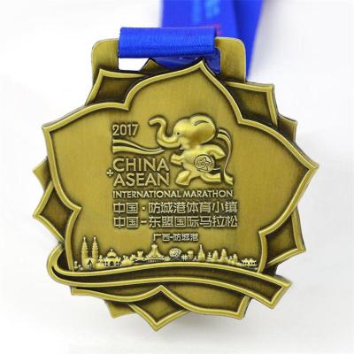 China World Design Personalized Logo Hard Soft Custom Enamel Metal Custom Zinc Alloy Sports Military Medals for sale