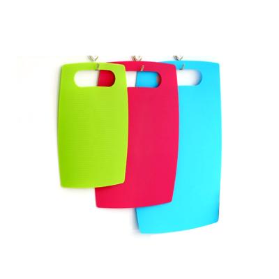 China Occasional Hot Selling Flexible Plastic Cutting Board Mats Colored Mats Non-slip Back Chopping Board for sale