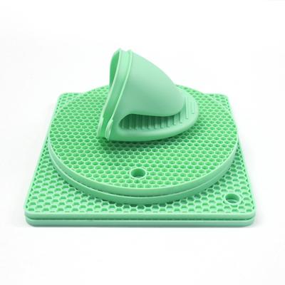 China Casual Hot Sale Non Slip Silicone Hot Pad Silicone Pot Holders For Kitchen And Table for sale