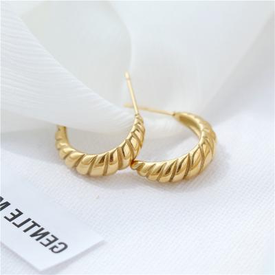 China Retro C Gold Plating Titanium Temperament Semicircle Niche Crescent French Earrings Fashion Trendy Steel Earrings for sale