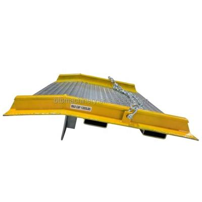 China Easy Operation Safety Convenience Material Handling Equipment Loading Dock Truck Forklift Steel Plate Ramp With Handle Curb Steel Dock Boards for sale