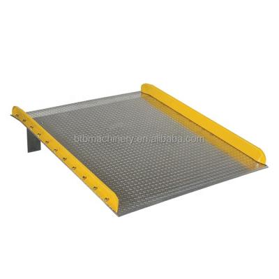 China Easy Operation Safety Convenience Forklift Loading Ramps Light Aluminium Truck Dock Boards Ramp with Steel Curbs Aluminum Dock Boards for sale