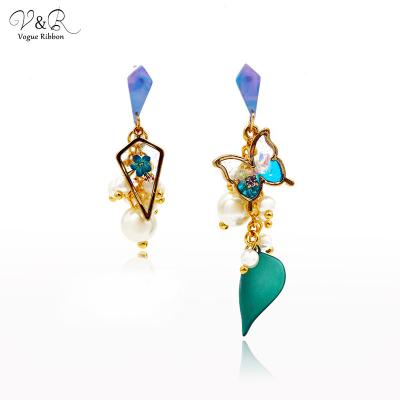 China FASHIONABLE Designer Earrings - animal butterfly drop earring - earring list THFE-29274 for sale