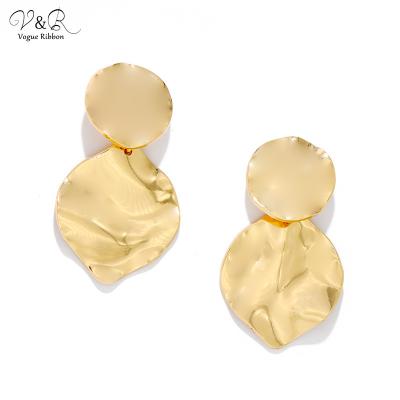 China V&R Trendy Gold Plated Geometric Wave Hammered Textured Metal Plate Drop Dangle Earring For Women for sale