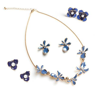 China V&R Joyeria China Acrylic Costume Jewelry Round Box 18k Gold Plated Blue Epoxy Chain Glitter Powder And Rhinestone Flower Necklace for sale