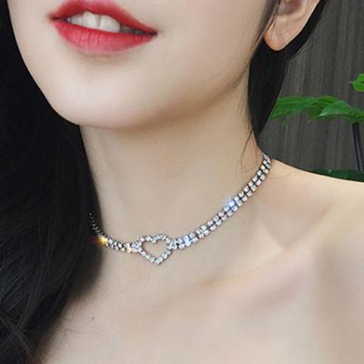 China Korean Version 00261-1-1 Fashion Shining Crystal Heart Shape Necklace Crystal Shining Hollow Necklace for sale