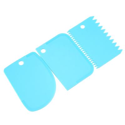 China Disposable 3PS Baking Pastry Tools Plastic Dough Knife Icing Fondant Scraper Decorating Plain Smooth Jagged Edge Spatulas Cutters Cake Tool for sale