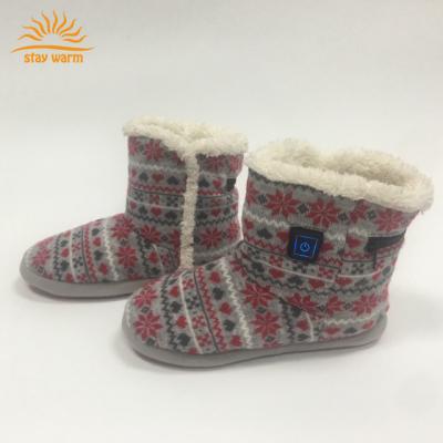 China WARM SLIPPERS Winter Heated Shoes Christmas Design Battery Heated Slipper for sale