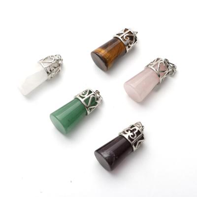 China High Quality Natural Aura Stone Jewelry Women's Balance Crystal Stone Pendant Necklace Healing Chakra Jewelry Gift for sale