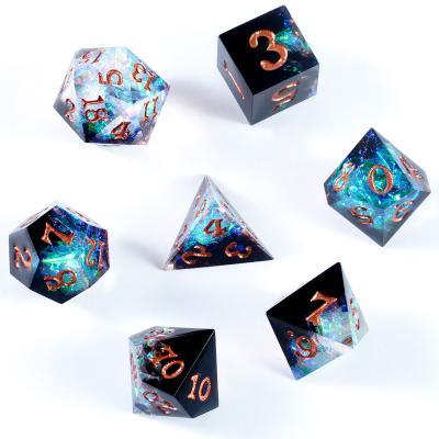 China DND Games Wholesale DND Board Game Custom Handmade Dies Set Resin Black Green Polyhedral Transparent Dies for sale