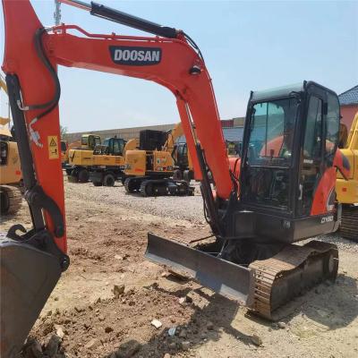 China Durable Used Doosan DX60 Excavator With Excellent Power Used Small Excavator Doosan DX60 Digger Excavator 0.18mÂ ³ for sale