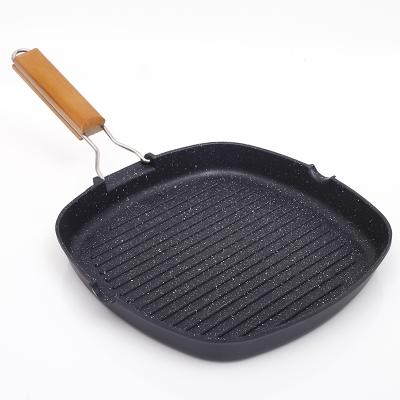 China Durable Non-Stick Square Handle Removable Grill Pan With Two Mouths For Beef And BBQ for sale