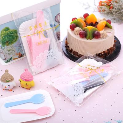 China Hot sale disposable three in one birthday cake colorful disposable plastic cutlery for cake for sale