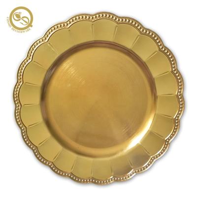 China 2021 Viable Wholesale New Design Gold Charger Plates Wedding Decoration Plate Plastic Plate for sale