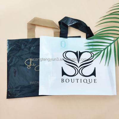 China MOQ Recyclable Black Low Poly Reusable Promotional Shopping Bags Big Poly Eco - Friendly for sale