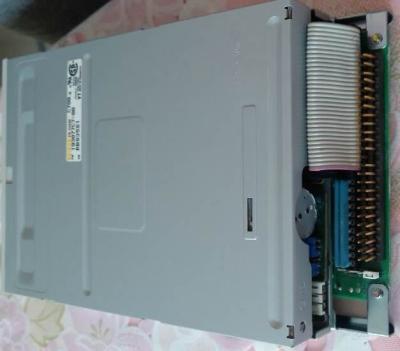 China TEAC FD-235HS1211+ FD235HF-A700 SCSI FLOPPY DRIVE,50PIN SCSI floppy drive Industrial control board model is TEAC FD235HS zu verkaufen