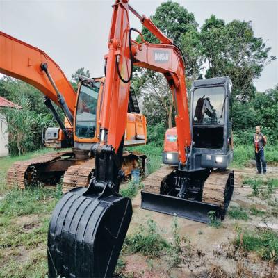 China Good Quality Used Excavator DOOSAN DX300LC DH300LC-7 Used Excavators For Sale 0.35m 3 for sale