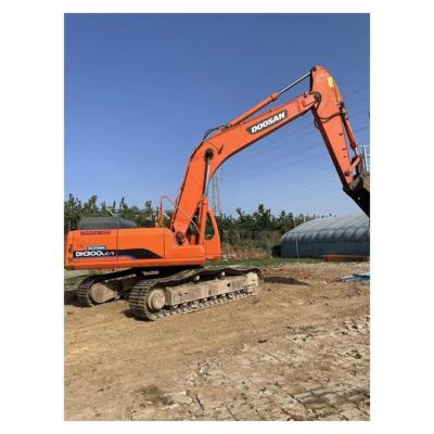 China Factory wholesale cheap selling second-hand excavator Doosan DX300LC-7 large tracked excavator for large-scale projects 0.73-1.55m Â³ for sale