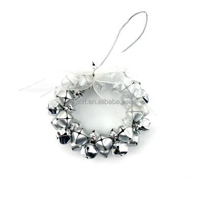 China Exquisite Home Decoration Ornaments Wedding Decorative Christmas Jingle Bell Wreath Metal Pendant Christmas Ornaments for sale