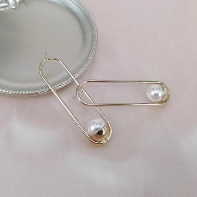 China Other Simple U Shaped Simple Earrings And Elegant Earrings Gold Plated Brass Earrings for sale