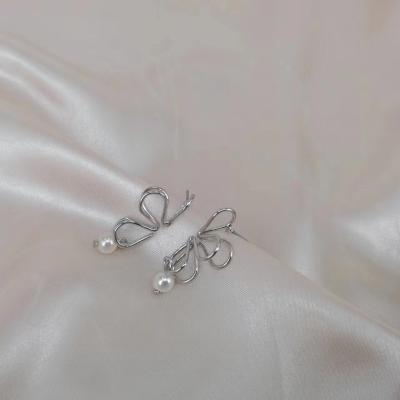 China Other wire petal brass earring, elegant simple pearl earring for sale