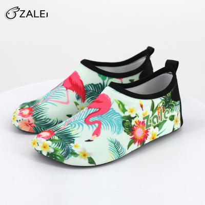 China ZALE 2019 New Design Lightweight Men Women Men Kids Beach Shoes Anti Slip Aqua Shoes Swimming Quick Dry for sale