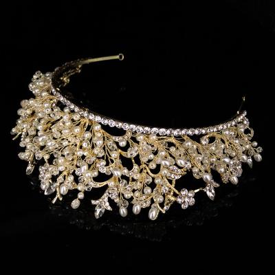 China Fashion SG0610 Fashion Beauty Queen Headpiece Popular Tiaras And Crowns High Quality Europe Pearl Vine Tiara Wedding Hair Jewelry Crystal for sale