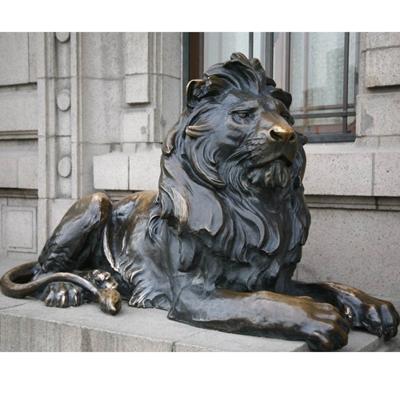 China Outdoor Europe Custom Design Lion Sculpture Hot Sale Metal Animal Lion Statue Bronze for sale