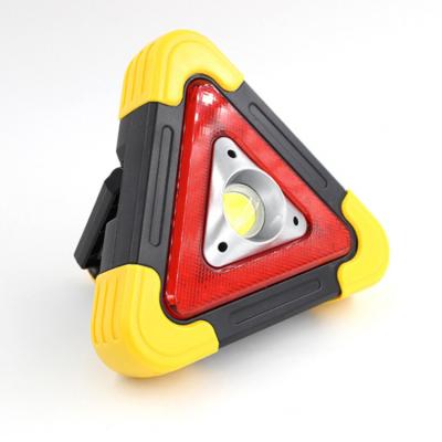 China Caution USB Red Triangle Warning Light/Mountaineering Portable Rechargeable Car Safety LED Traffic Light for Road Traffic for sale