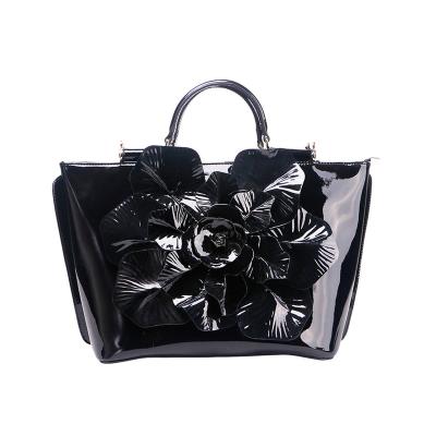 China Fashion Large Capacity Wholesale Ladies Purse Black Flower Decoration Pure Leather Handbag for sale