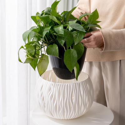 China Large Minimalist Flower Pots Hanging Pots Color Plastic Custom Flower Pots for sale