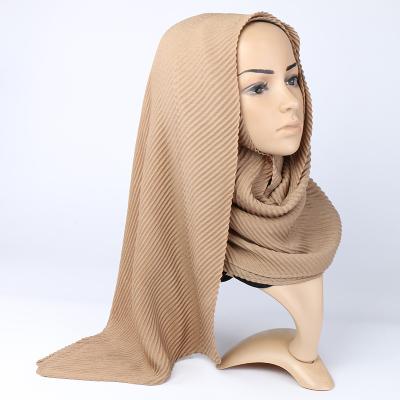 China New Design Fashion 2021 Fashion Cotton Pleat Muslim Hijabs Women's Plain Shawls Scarves For Women for sale