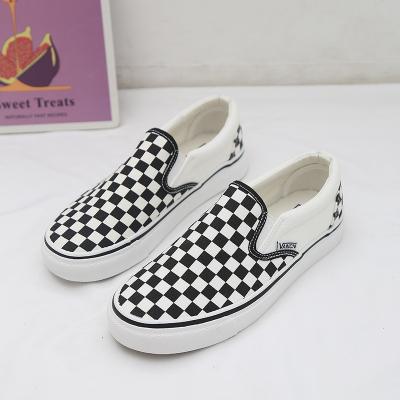 China Fashion Trend White Black Rubber Gum Canvas Shoes Casual Shoes For Woman for sale