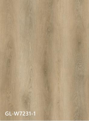 China Resbalón anti Brown brillante Grey Jump Color Oak GKBM Greenpy GL-W7231-1 del proceso estadístico de la piedra del grano del piso rígido del vinilo en venta