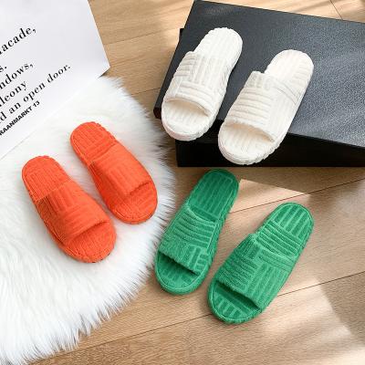 China B1088 Wholesale Hot Selling Embossed Solid Cotton Fur Women Fall Winter Indoor Home Slippers for sale