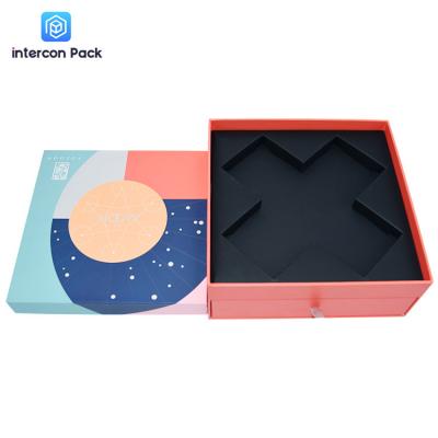 中国 Environmental Friendly Magnetic Closure Gift Box , TUV Cardboard Drawer Box 販売のため