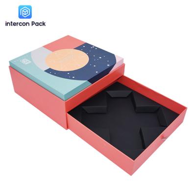 China TUV Cardboard Magnetic Closure Gift Box Drawer Box Type Environmental Friendly for sale