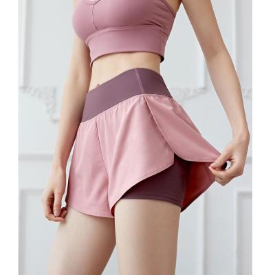 China Breathable Women Double Layers High-Waist Butt Lift Tight Quarter Yoga Shorts for sale