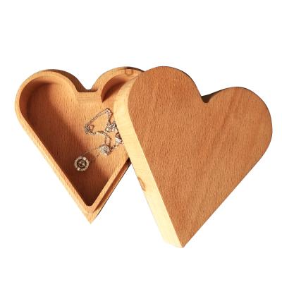 China Hot-selling handmade empty heart-shaped wooden box Christmas small size gift for sale