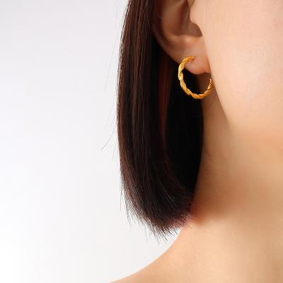 China Exquisite Fashion Trendy Earring 18k Stainless Steel Gold Plated Studs Earring for sale