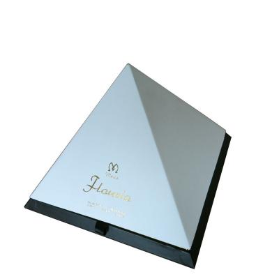 China 2020 New Style Nice Design Pyramid Mold Handmade Pyramid Shaped Carton Box for sale