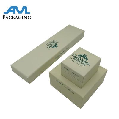 China Recycled materials luxury jewelry box packaging custom necklaces earing ring bracelet paper gift package for sale