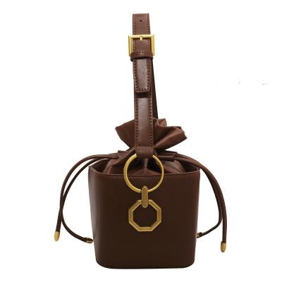 China Other Vintage Bucket Handbags Clips Small Square Shape Cross - Body Bag For Women 2023 New Fashion Ladies Hot Selling Shoulder Bags for sale