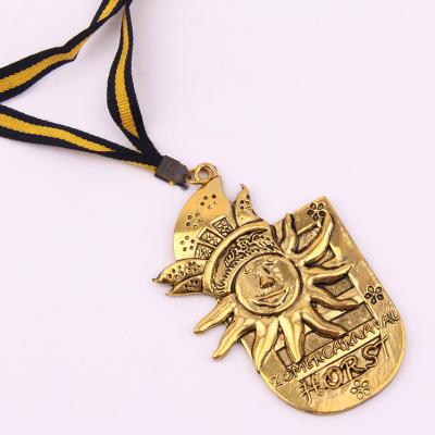 China Hiphop Party and Carnival Best Selling Men's Gold Plated Horst Personalized Sun Shape Pendant Necklace zomercarnaval for sale