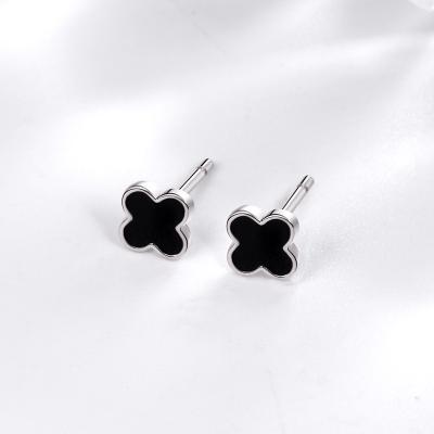 China Mori female students of sweet fashion four-leaf clover simple cute black indifferent earrings and fashionable silver earrings for sale