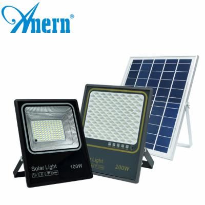 China Portable Aluminum Solar Garden Flood Light 300 Watt Remote Control for sale